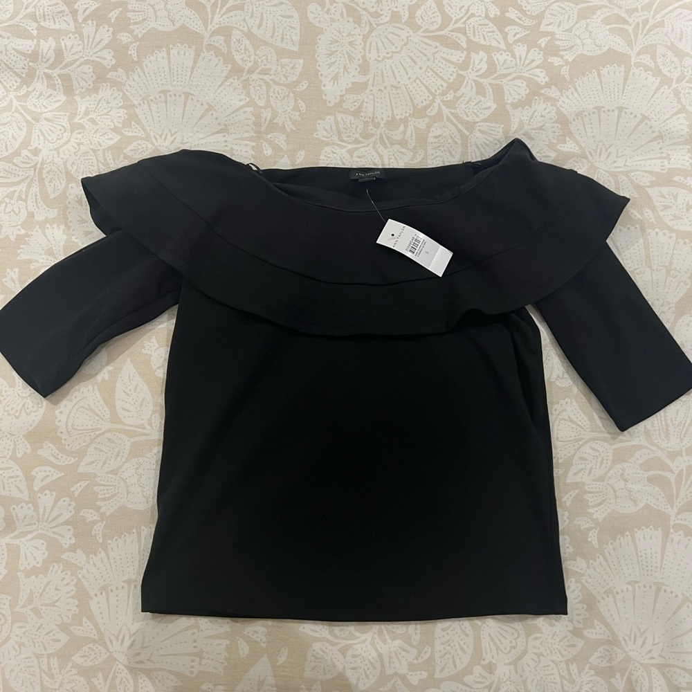 NWT Ann Taylor Knit Off the Shoulder Top - size SMALL